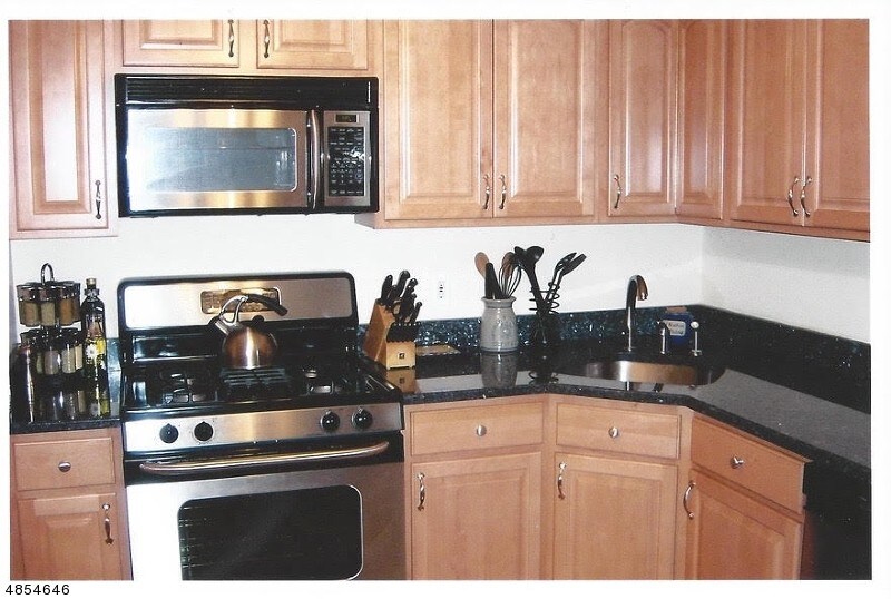 30 Falls Bridge Dr, Totowa, NJ 07512 Townhome Rentals in Totowa NJ