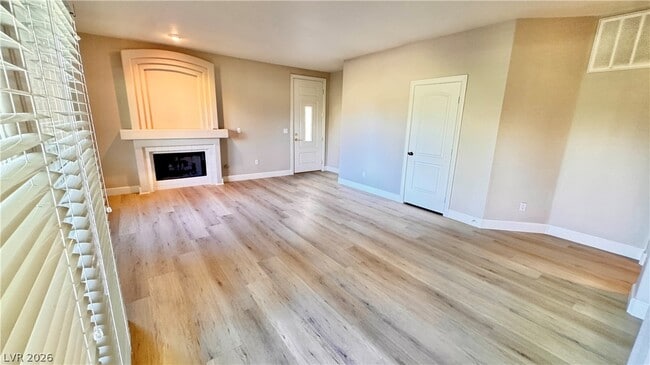 Building Photo - 7605 Rolling View Dr