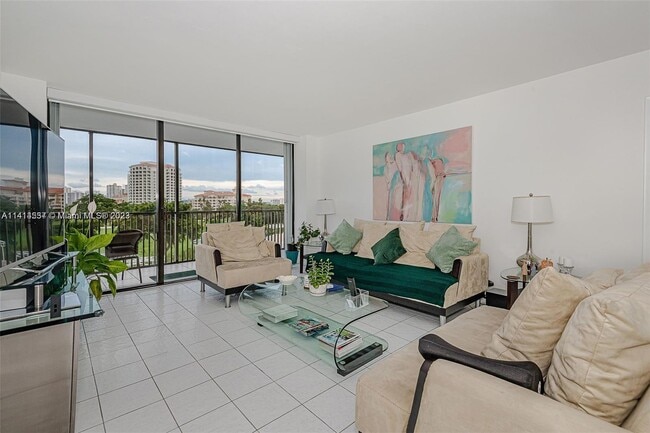 Building Photo - 20379 W Country Club Dr