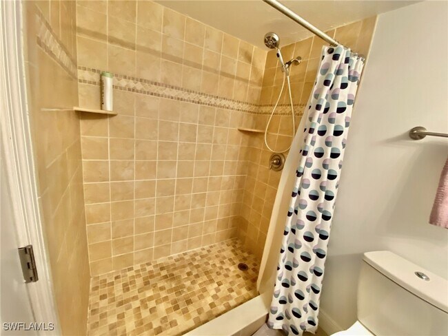 Building Photo - 145 Cypress Way E