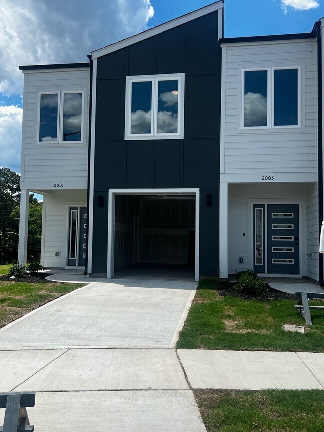 Photo - 2001 Titanium Rock Rd (Durham, NC) Townhome