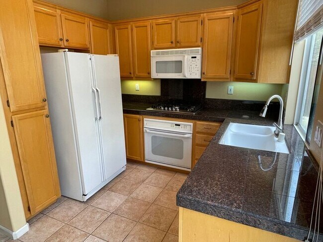 Building Photo - 2575 Las Palmas Way
