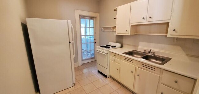 Building Photo - 720-3 Hawthorne Rd.-1BR/1BA-Ardmore APT!!!