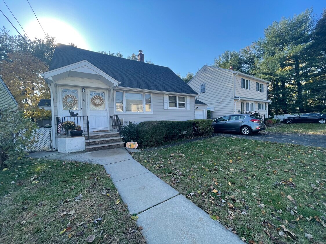 Primary Photo - 95 Dyer Ave