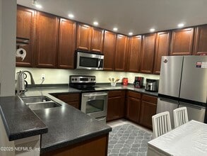 Building Photo - 7036 Deer Lodge Cir