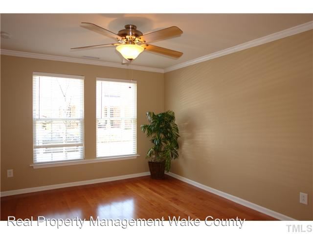 Building Photo - 10032 Blackwell Dr