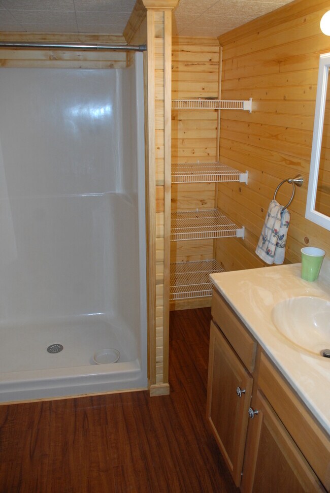 Foto del edificio - 2 Bedroom 1 Bath Home on E Fork off 441 S....
