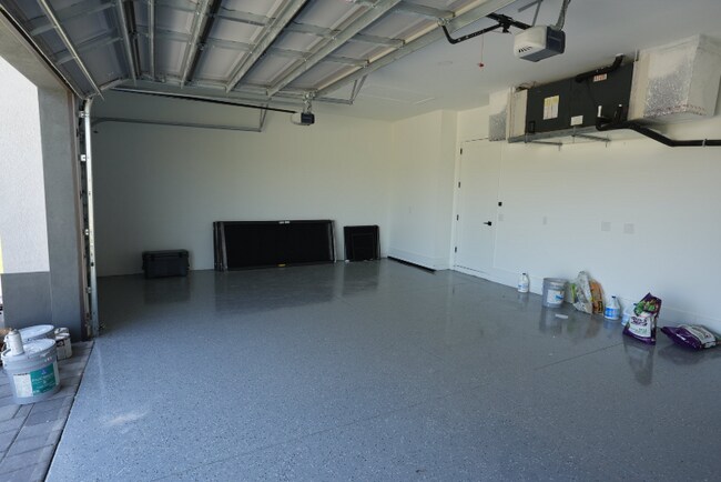 Building Photo - 4200 NW 39th Ln