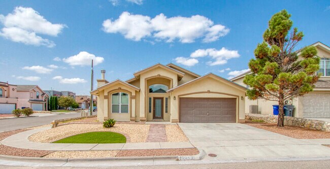 Building Photo - 12561 Paseo Alegre Dr