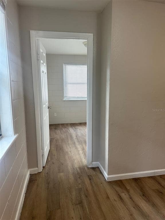 Foto del edificio - 657 NE Waldo Rd