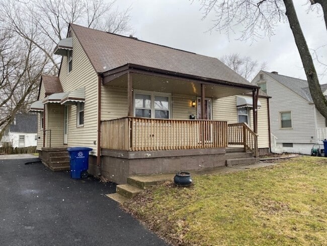 Building Photo - 3551 Dresden St