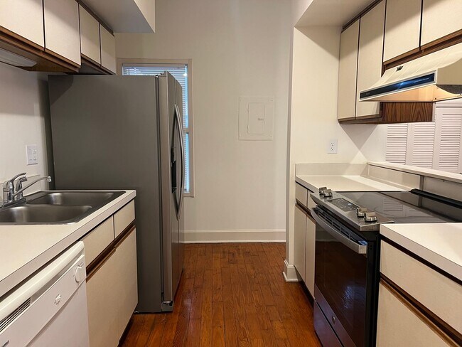 Foto del interior - 692 N High St