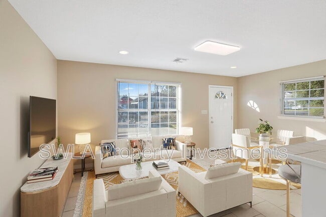 Building Photo - 308 W Napoleon St