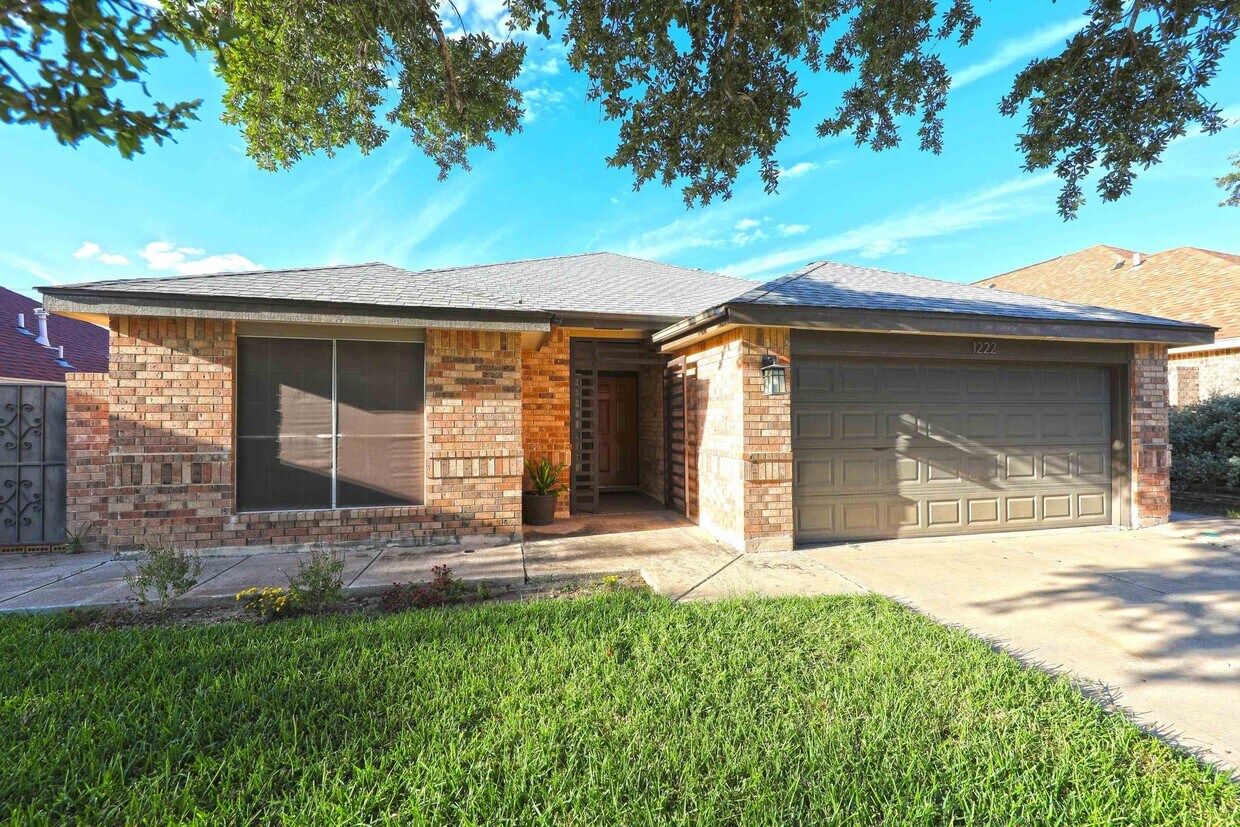 1222 Longhorn Dr, Laredo, TX 78045 House for Rent in Laredo, TX