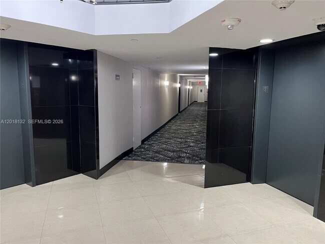 Foto del edificio - 3300 NE 192 St