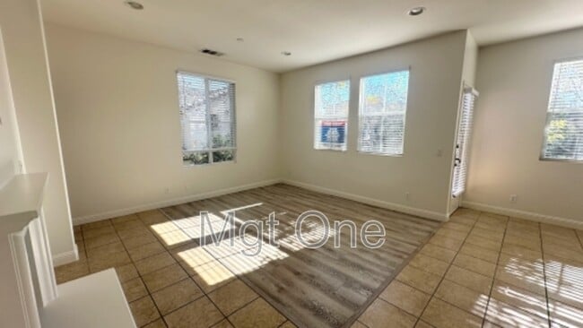 Building Photo - 6266 Isidora Ln