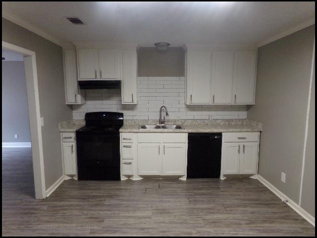 Foto del edificio - 5408 Halifax Dr