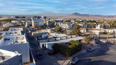 Building Photo - 342 S Water St