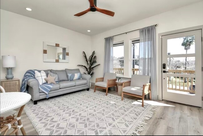 Building Photo - 442 6th St