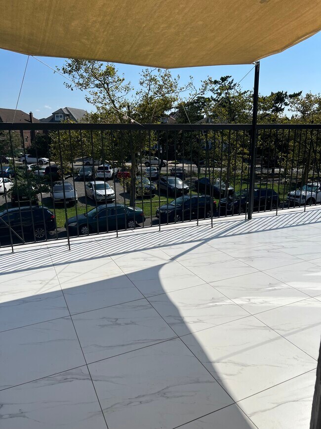 Foto del edificio - 3743 Mermaid Ave