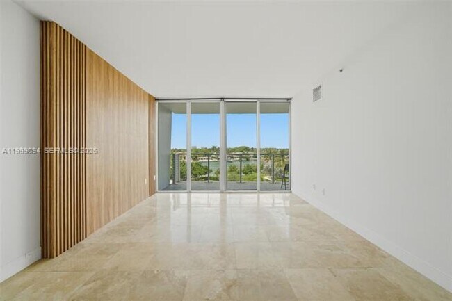 Building Photo - 6305 Indian Creek Dr
