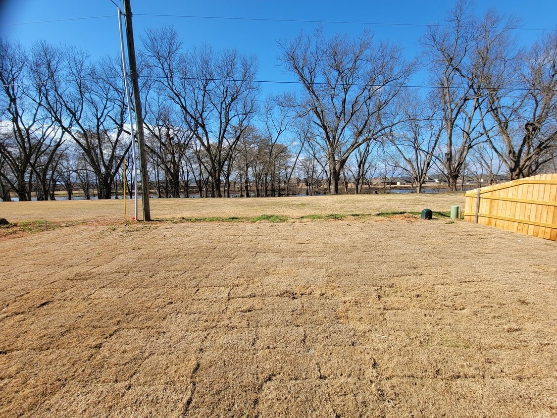 Building Photo - 418 Mangrove Ln
