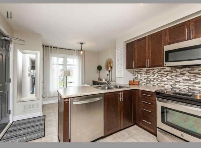 Building Photo - 2370 Esprit Dr