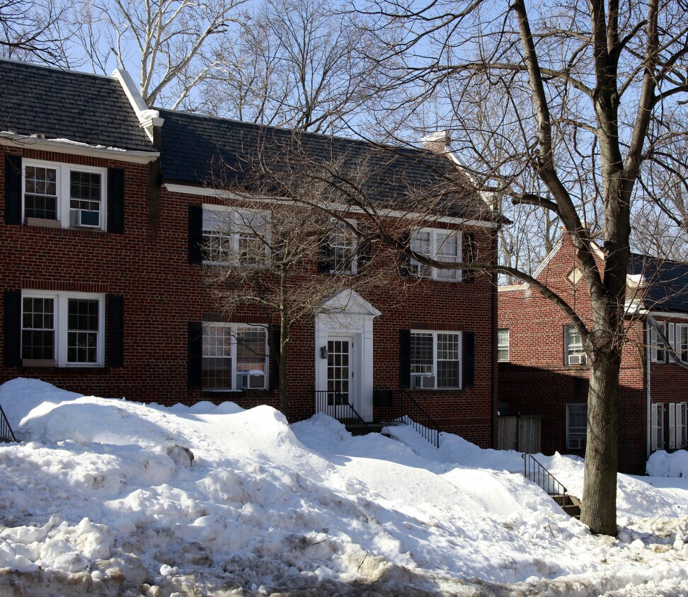 Foto del edificio - 2642 39th St NW