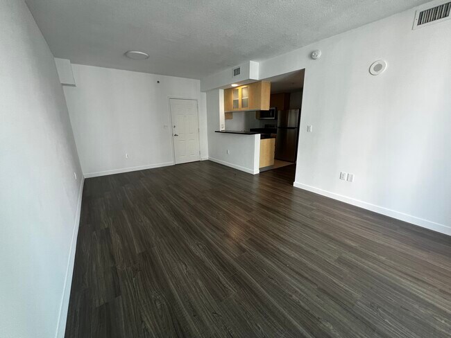 Foto del edificio - 520 NE 26th St
