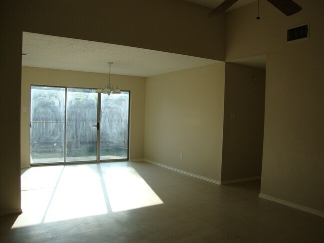 Building Photo - Big Country