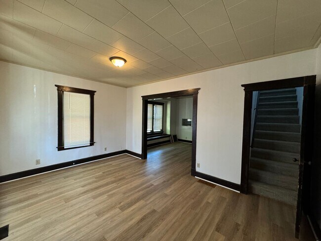 Building Photo - Everett Street Duplex