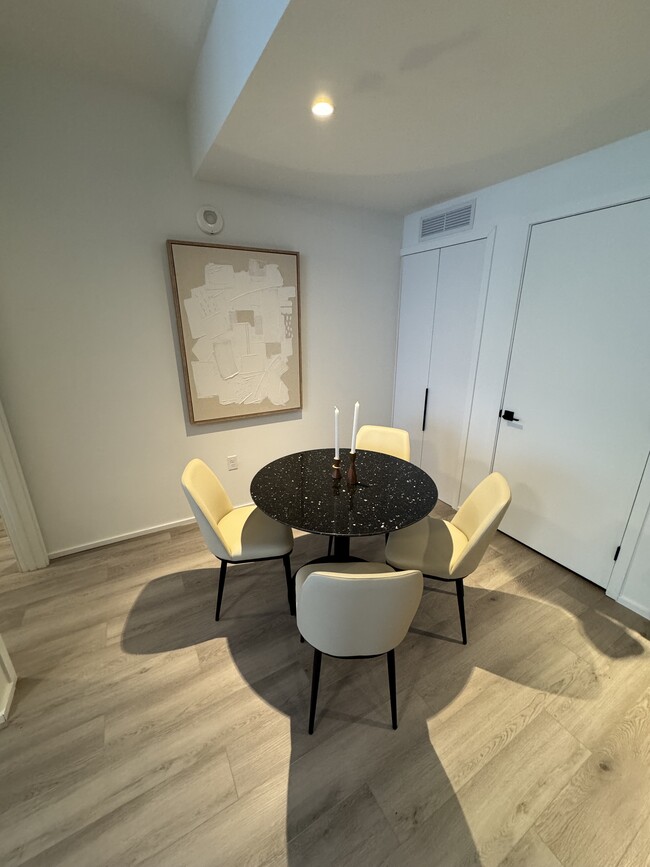 Foto del edificio - 105 NE 25th St