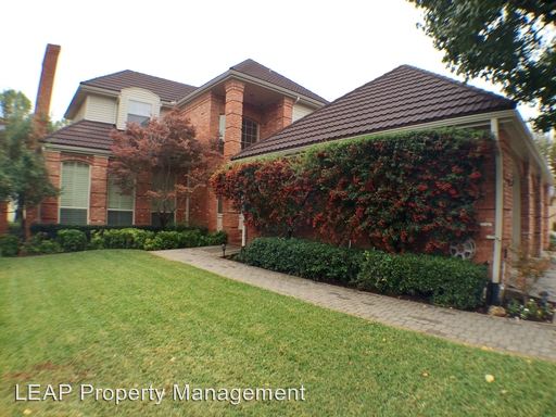 Primary Photo - 1800 Crockett Cir