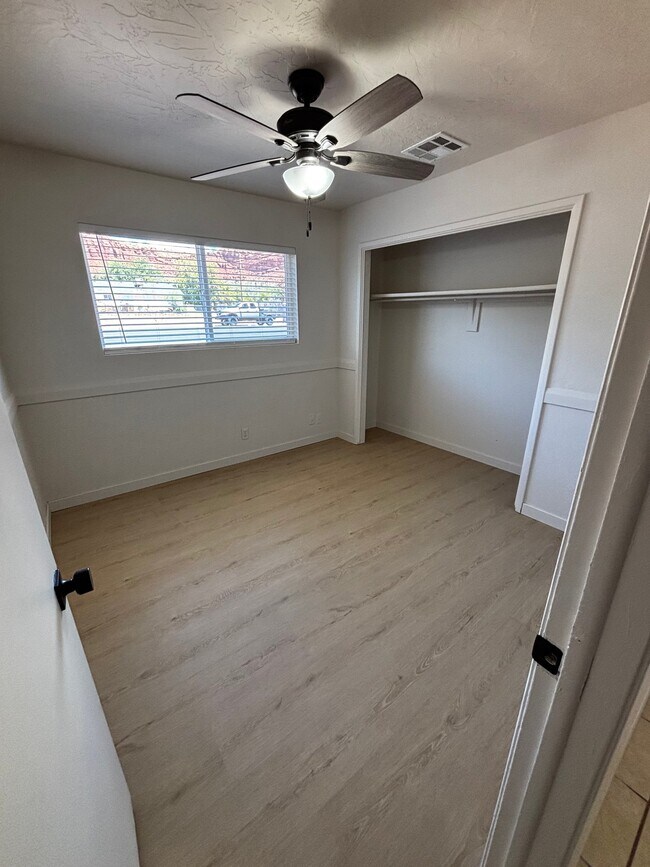 Foto del edificio - 396 500 W St
