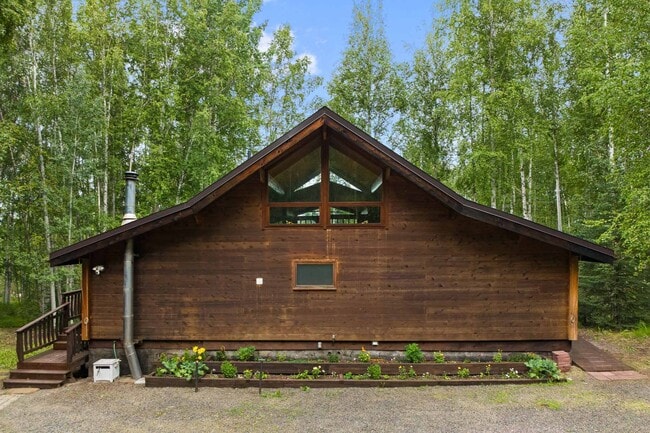 Building Photo - 726 Goldfinch Rd