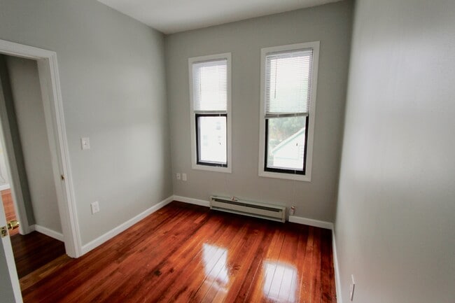 Building Photo - 360 Princeton St