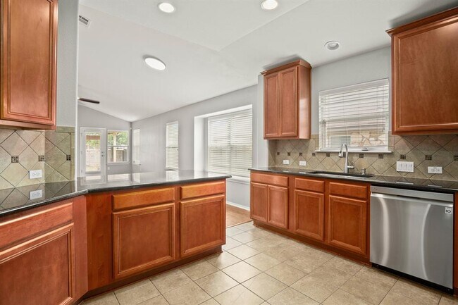 Foto del edificio - 14012 Marathon Rd