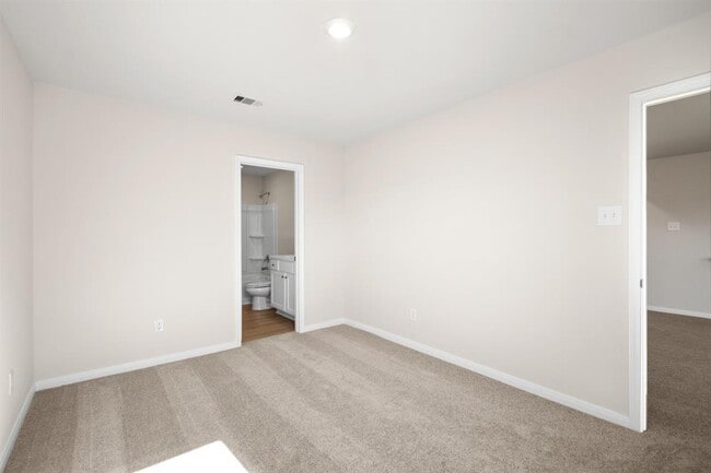 Building Photo - 10360 Sweetwater Creek Dr