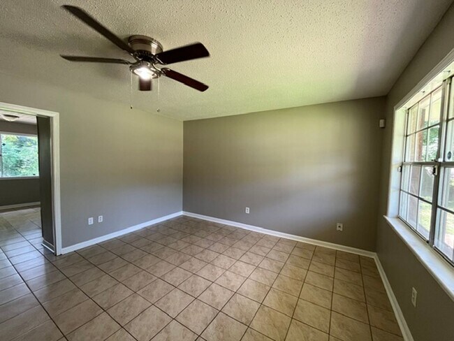 Building Photo - Renovated 4 Bedroom 1.5 Bath Home for Rent!