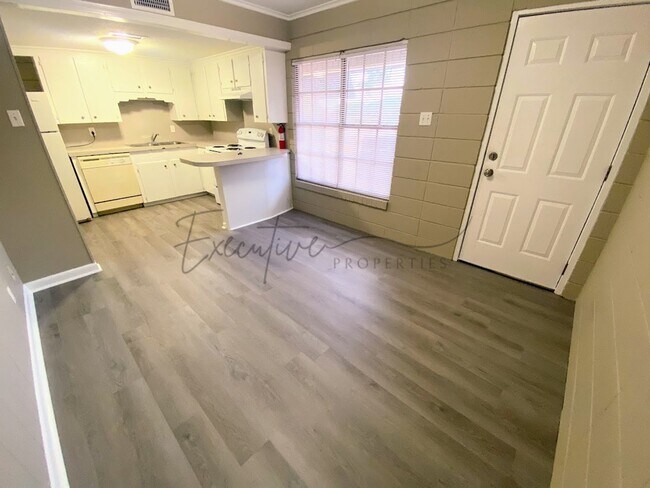 Foto del edificio - 1BR Apartment – $850 w/ ALL Utilities Paid!