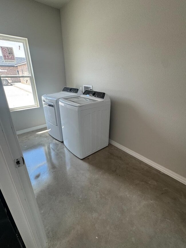 Building Photo - 700 West St