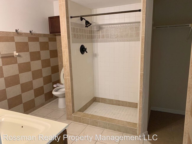 Foto del edificio - 2 br, 2 bath House - 3033 SW 5th Avenue