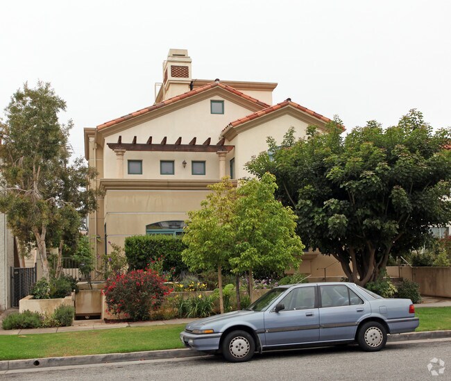Primary Photo - 1022 10th St