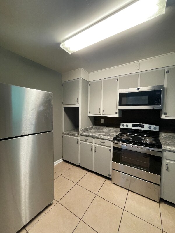 Building Photo - 127 W Palmetto Ave