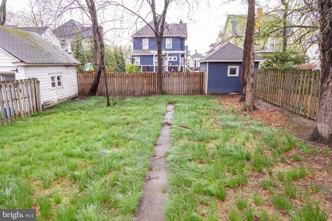 Building Photo - 20 Crestmont Terrace