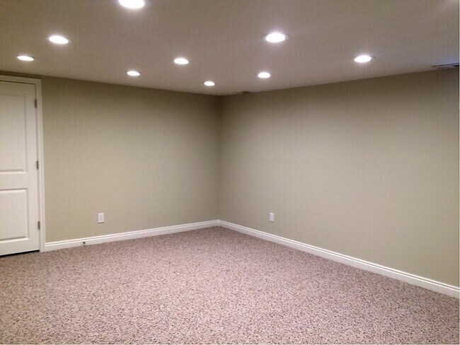 Foto del edificio - Beautiful 4 Bedroom Bungalow Style Home in...