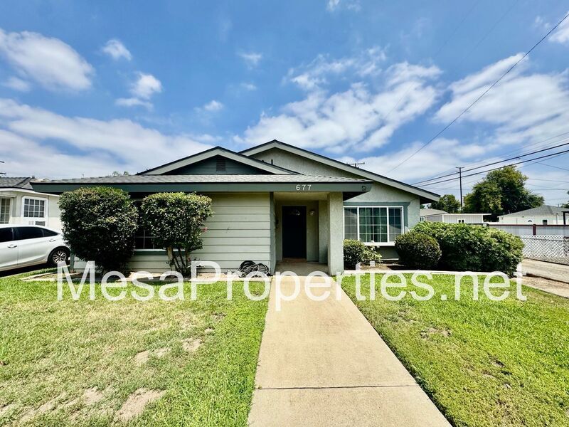 Primary Photo - 677 E Highland Ct