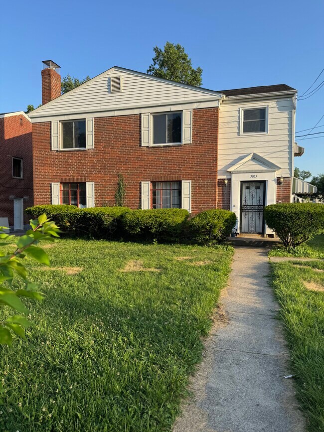 Exterior del edificio (próximamente paisajismo) - 3903 Kirkup Ave