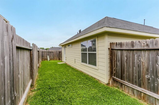 Patio interior - 21431 Wilona Way