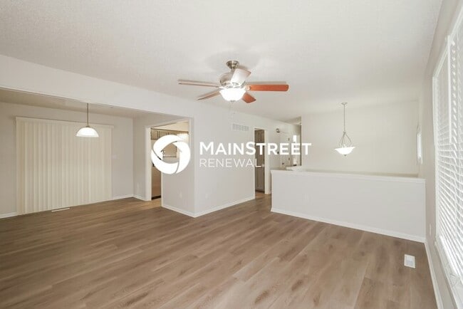 Building Photo - 3 Bedroom Pet-Friendly Home in BLUE SPRING...